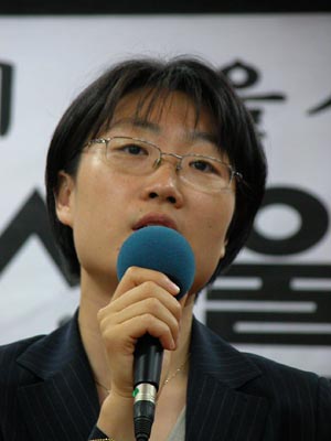 당선 수락 연설을 하는 사회당 2기 서울시위원회 박진희 위원장 